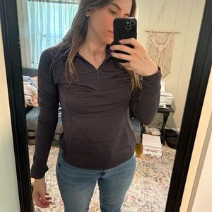 Women’s athletic long sleeve